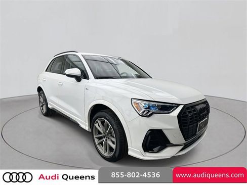 Certified 2025 Audi Q3 2.0T Premium w/ Convenience Package image 5