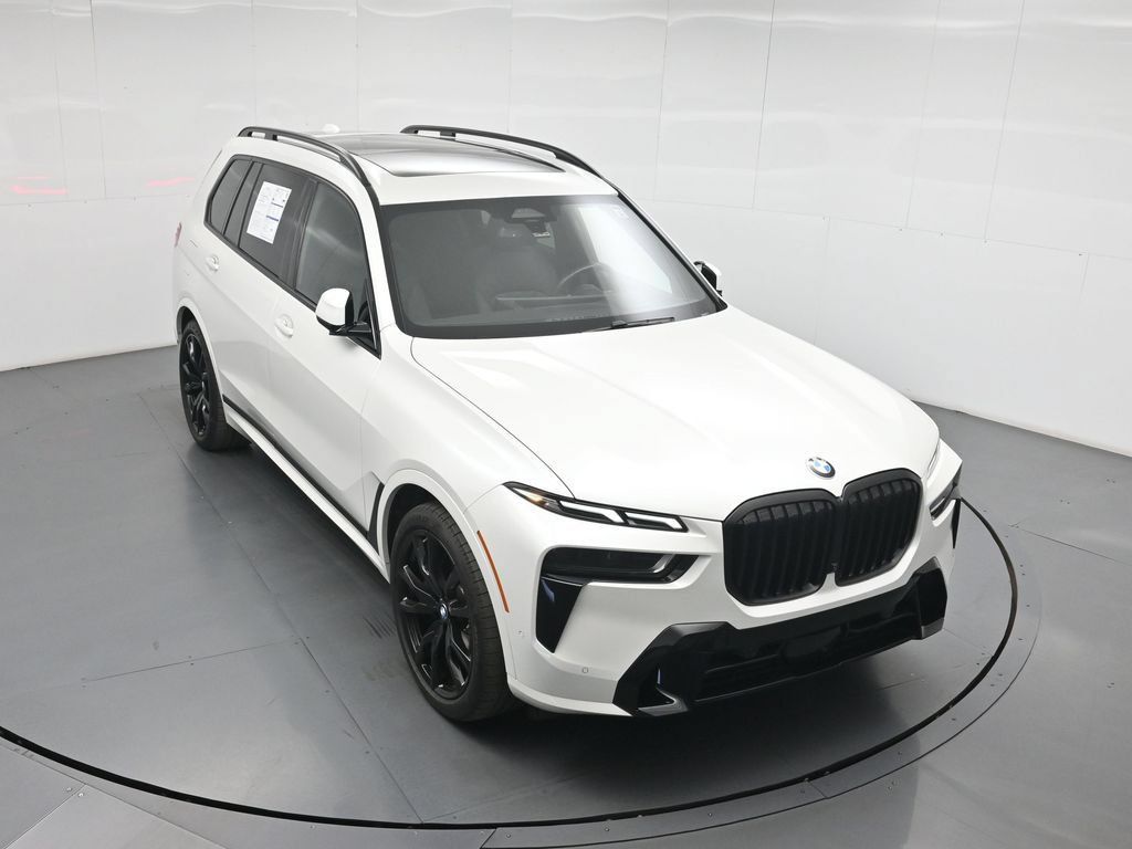 Used 2025 BMW X7 xDrive40i w/ M Sport Package AWD/4WD image 39