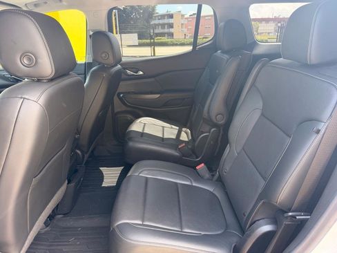 Used 2020 GMC Acadia SLT FWD image 17