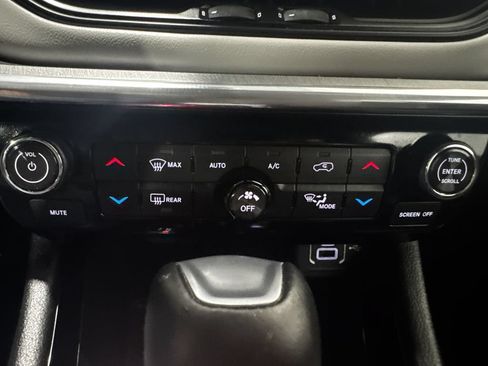 Used 2023 Jeep Compass Limited AWD/4WD image 36