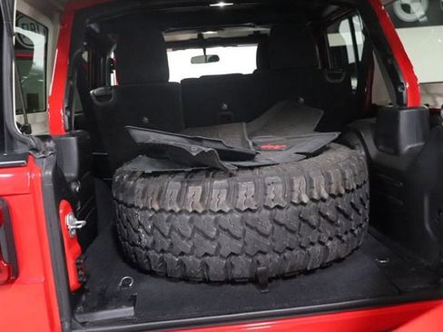 Used 2018 Jeep Wrangler Unlimited Sport S AWD/4WD image 14