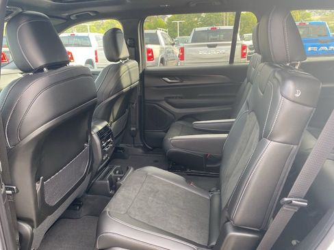 New 2025 Jeep Grand Cherokee L Altitude image 20