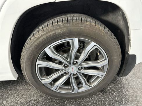 Used 2018 GMC Terrain Denali w/ Advanced Safety Package FWD image 10
