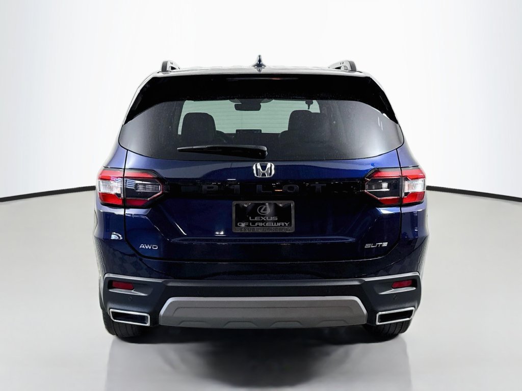 Used 2023 Honda Pilot Elite image 6