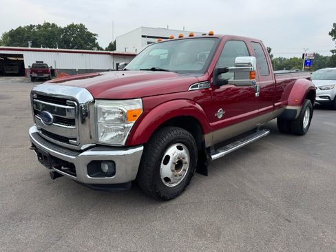 Used 2013 Ford F350 Lariat RWD image 1