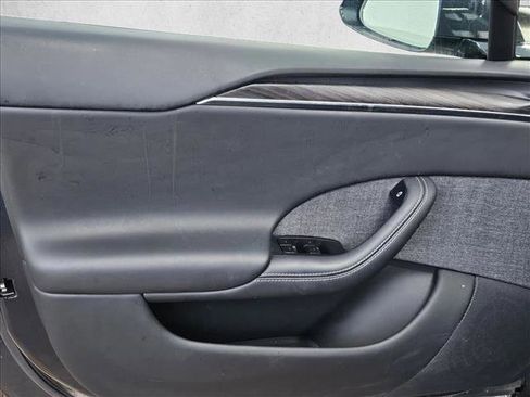 Used 2024 Tesla Model S image 7