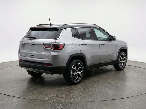 Used 2025 Jeep Compass Limited AWD/4WD image 9