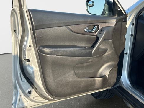 Used 2020 Nissan Rogue SV AWD/4WD image 21
