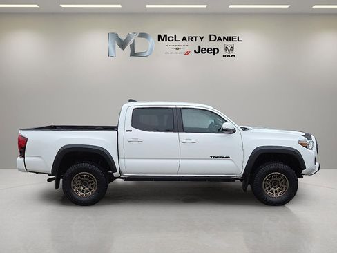 Used 2022 Toyota Tacoma SR5 w/ Trail Edition AWD/4WD image 6