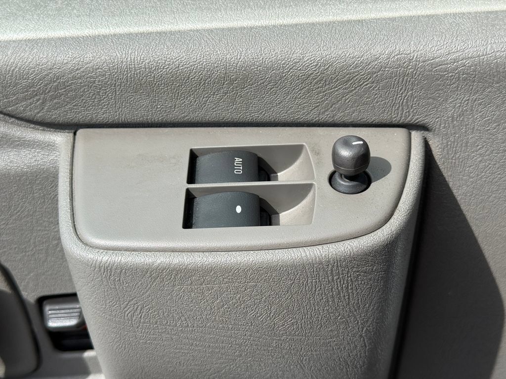 Used 2025 GMC Savana 2500 w/ Driver Convenience Package RWD image 28