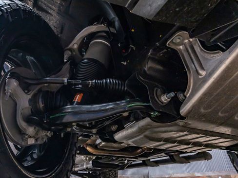 Used 2024 Chevrolet Tahoe Z71 w/ Z71 Off-Road Package image 14