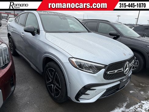 Used 2025 Mercedes-Benz GLC 300 4MATIC image 1