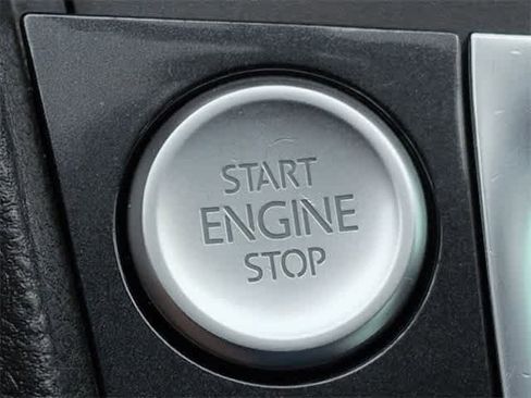 Used 2021 Volkswagen Golf 4-Door image 39