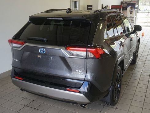 Used 2022 Toyota RAV4 XSE AWD/4WD image 14