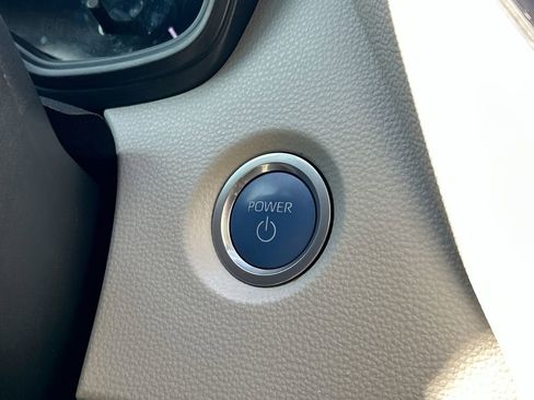 Used 2022 Toyota Corolla LE FWD image 41