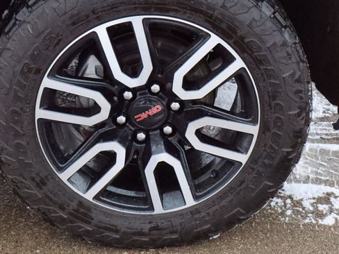 Certified 2021 GMC Sierra 1500 AT4 w/ AT4 Value Package image 17