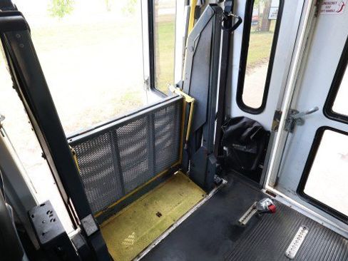 Used 2008 Ford E-350 and Econoline 350 Super Duty image 18