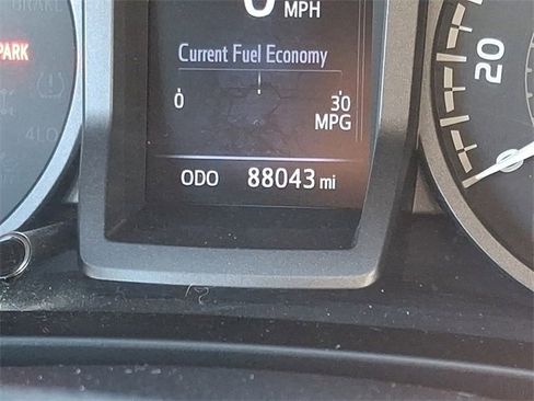 Used 2019 Toyota Tacoma TRD Off-Road image 19