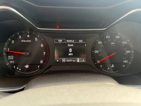 Used 2023 Chevrolet TrailBlazer LT AWD/4WD image 15