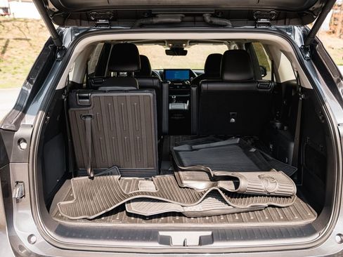 Used 2024 Toyota Highlander Limited image 7