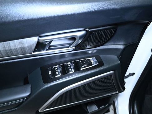 Used 2025 Kia Telluride EX w/ EX Captain's Chair Package image 25