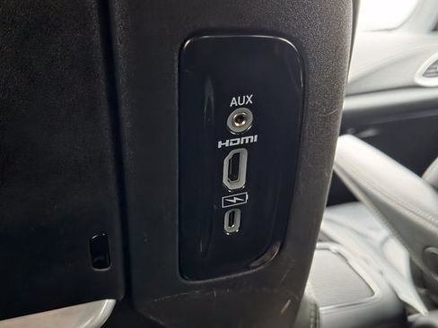 Used 2023 Chrysler Pacifica Limited w/ Uconnect Theater Family Group AWD/4WD image 28
