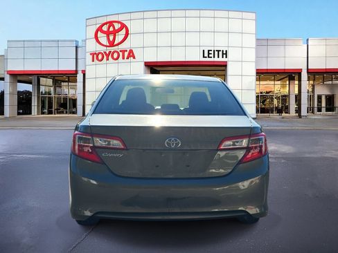 Used 2014 Toyota Camry L image 6
