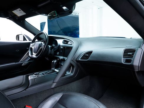 Used 2019 Chevrolet Corvette Z06 RWD image 19
