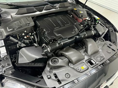 Used 2017 Jaguar XJ R-Sport image 49
