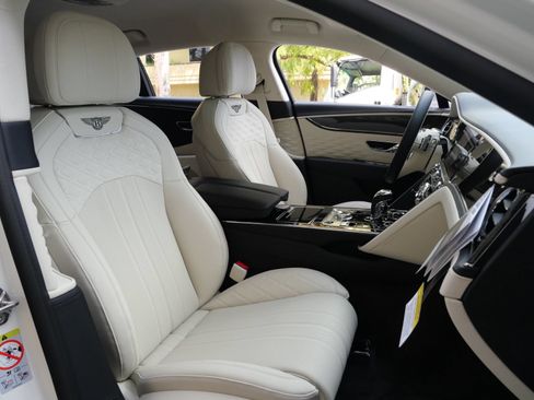 Used 2024 Bentley Flying Spur W12 AWD/4WD image 24