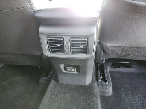 Used 2024 Toyota RAV4 XLE AWD/4WD image 20