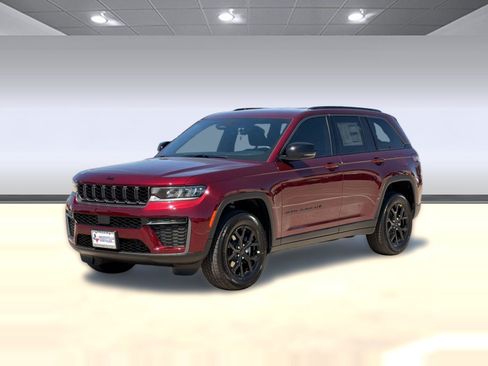 New 2026 Jeep Grand Cherokee Altitude AWD/4WD image 1