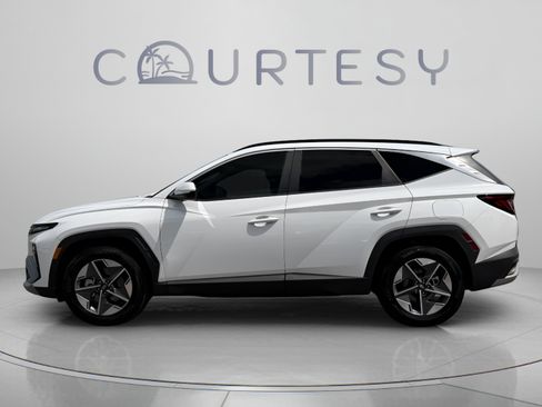 Used 2025 Hyundai Tucson SEL FWD image 2