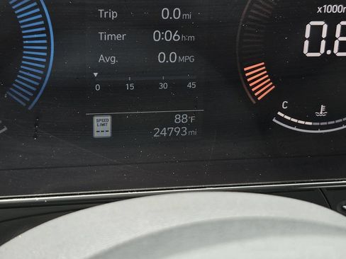 Used 2025 Hyundai Kona SEL FWD image 15