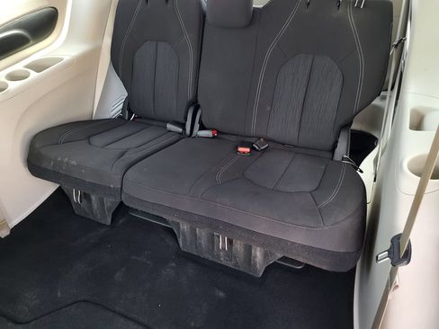 Used 2023 Chrysler Voyager LX FWD image 22