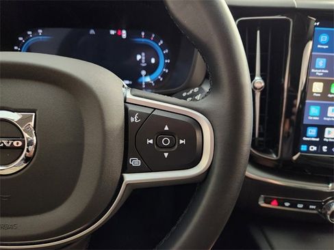 Used 2025 Volvo XC60 B5 Core image 29