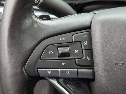 Used 2022 Cadillac XT6 Premium Luxury image 24