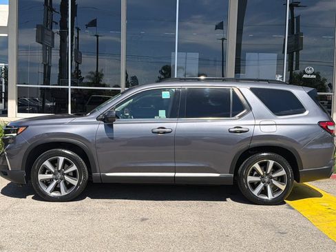 Certified 2023 Honda Pilot Touring image 7