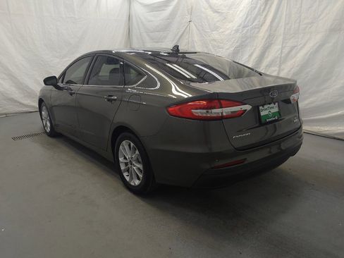 Used 2020 Ford Fusion SE image 3