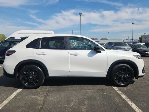 Used 2024 Honda HR-V Sport image 7