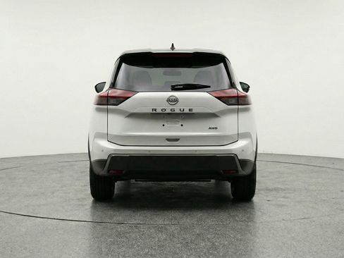 Used 2025 Nissan Rogue SV AWD/4WD image 7