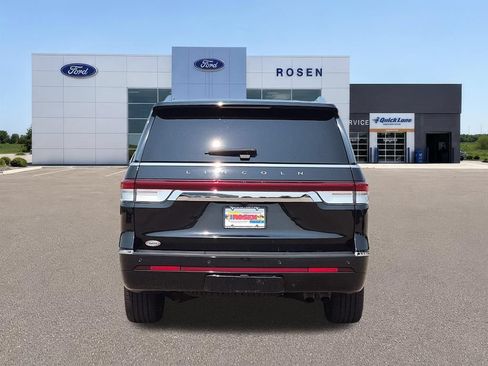 Used 2022 Lincoln Navigator Reserve AWD/4WD image 4