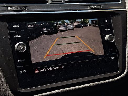 Used 2021 Volkswagen Tiguan SE FWD image 20