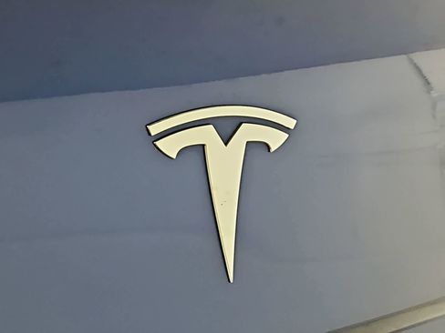 Used 2020 Tesla Model 3 Standard Range RWD image 11