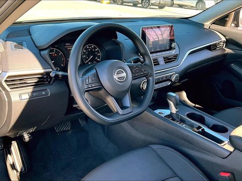 Used 2025 Nissan Altima 2.5 S image 8