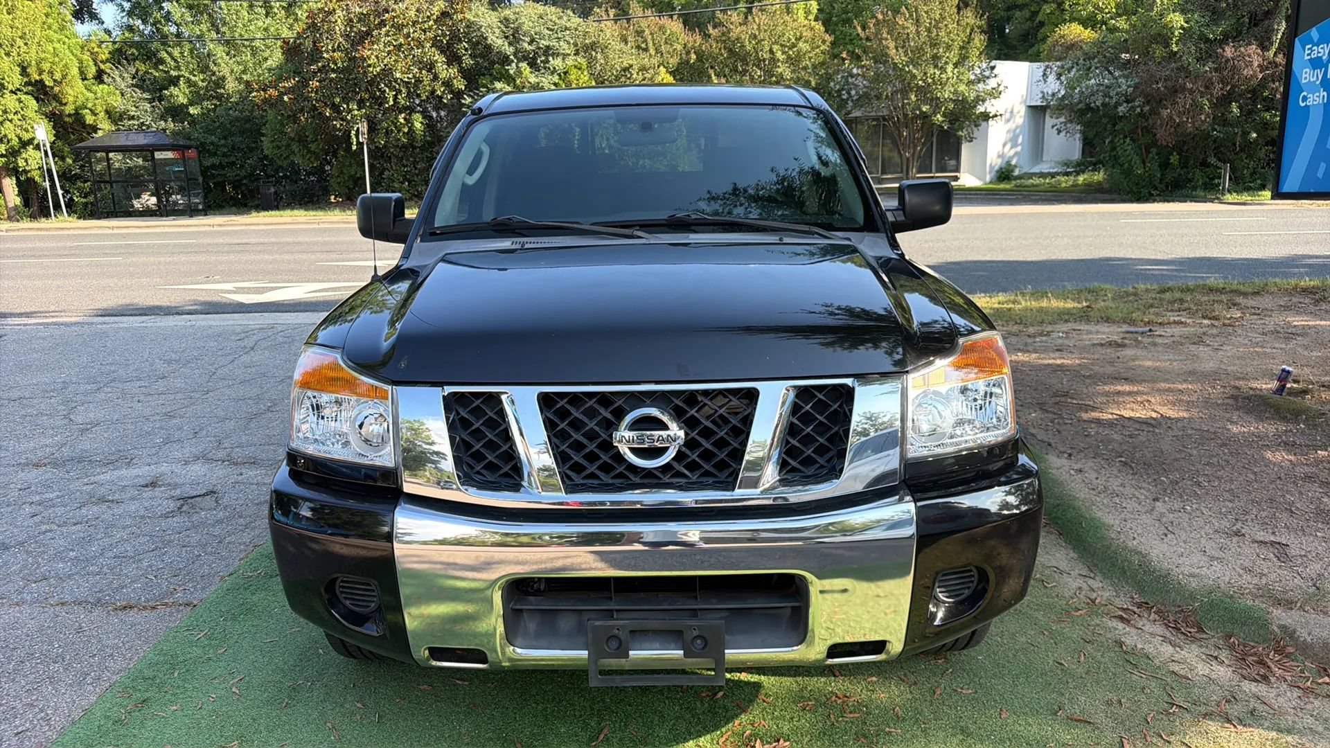 Used 2009 Nissan Titan SE RWD image 2