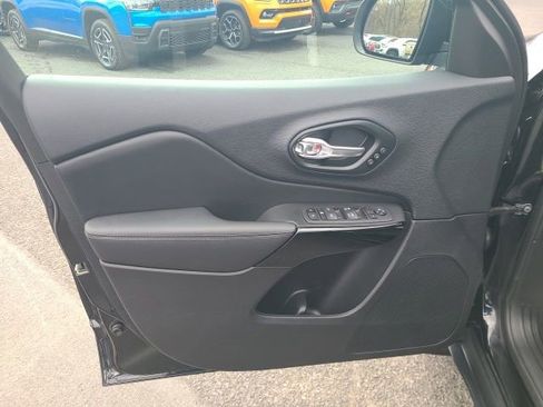 Used 2023 Jeep Cherokee Altitude Lux w/ Lux Elite Package image 9