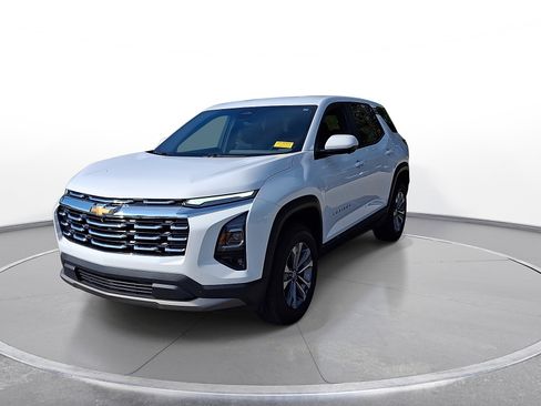Used 2025 Chevrolet Equinox LT w/ Safety and Technology Package FWD image 3