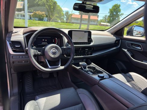 Used 2021 Nissan Rogue Platinum AWD/4WD image 9