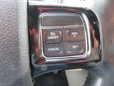 Used 2018 Dodge Grand Caravan SXT image 28